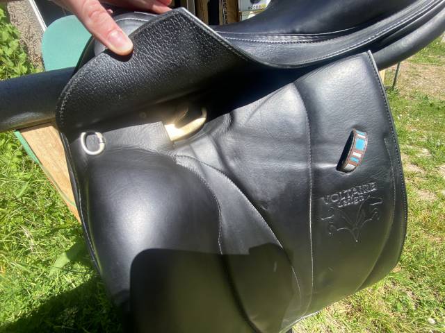 Sella da dressage Voltaire Design  18" - 2014