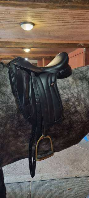 Sella da dressage Equipe  17.5" - 2014