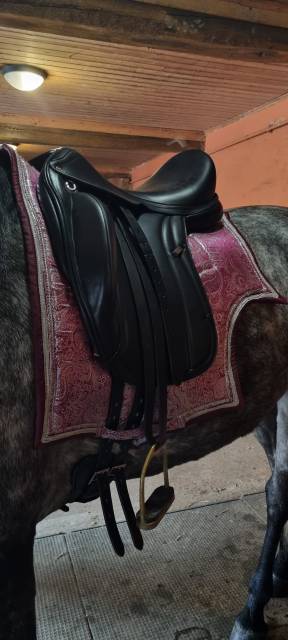 Sella da dressage Equipe  17.5" - 2014