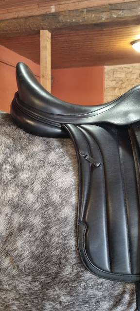 Sella da dressage Equipe  17.5" - 2014