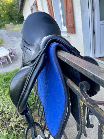 Sella da dressage CWD SE08 dressage  17.5" - 2018