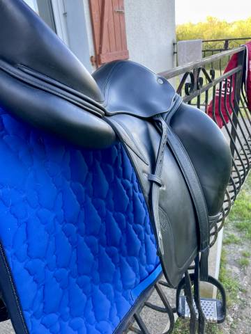 Sella da dressage CWD SE08 dressage  17.5" - 2018