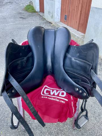 Sella da dressage CWD SE08 dressage  17.5" - 2018