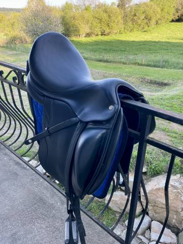 Sella da dressage CWD SE08 dressage  17.5" - 2018