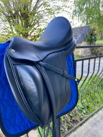 Sella da dressage CWD SE08 dressage  17.5" - 2018