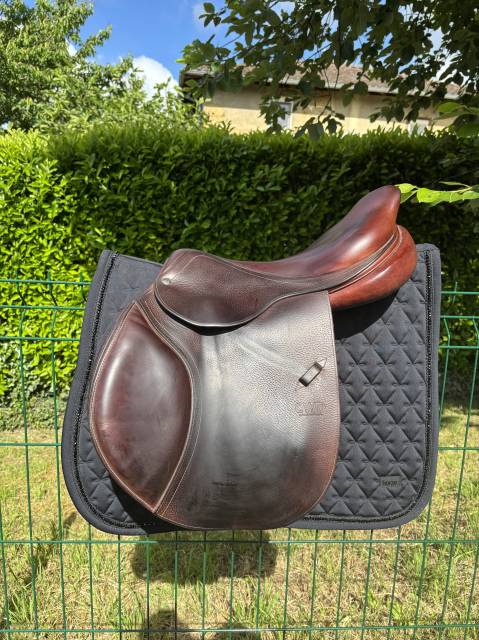 Sella da salto ostacoli CWD  17.5" - 2013