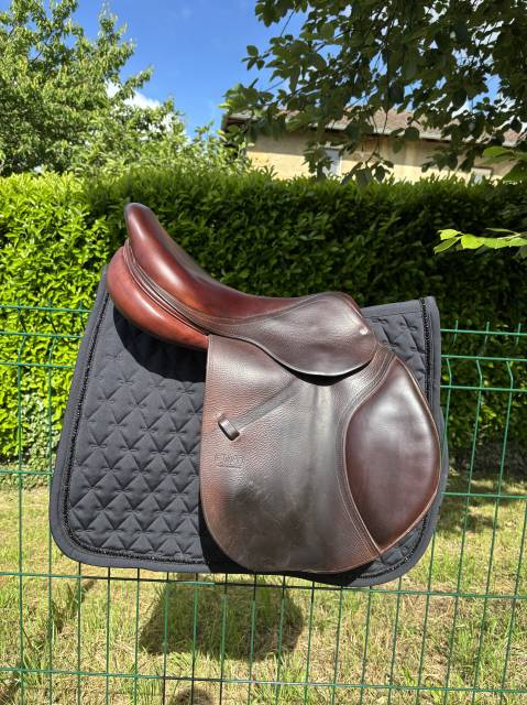 Sella da salto ostacoli CWD  17.5" - 2013