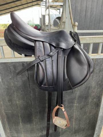 Sella da salto ostacoli Forestier  17.5" - 2021