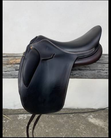 Sella da dressage  Dressage  17.5" - 2022