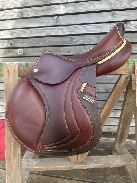 Sella da salto ostacoli CWD  17" - 2023