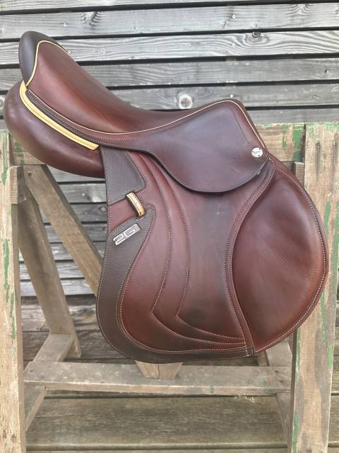 Sella da salto ostacoli CWD  17" - 2023