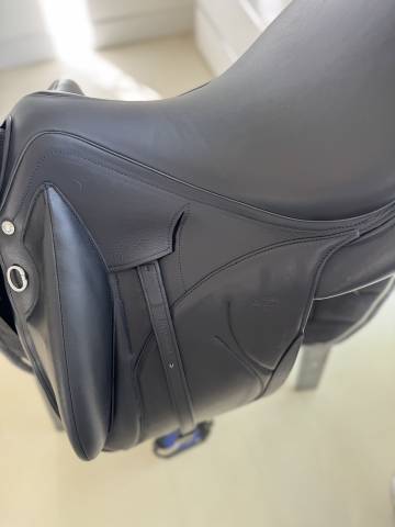 Sella da dressage Devoucoux  17.5" - 2024