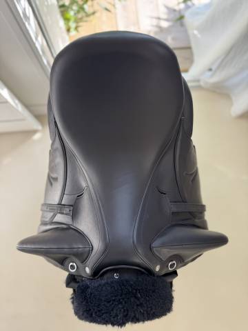 Sella da dressage Devoucoux  17.5" - 2024