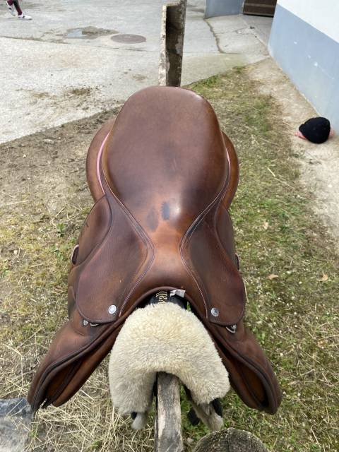 Sella da salto ostacoli Devoucoux  17" - 2018