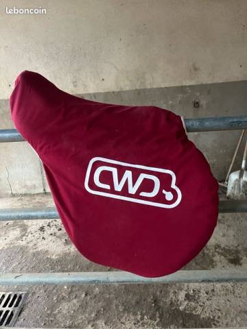 Sella da salto ostacoli CWD  17.5" - 2018