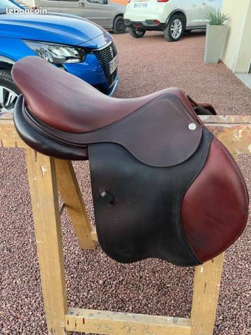 Sella da salto ostacoli CWD  17.5" - 2018
