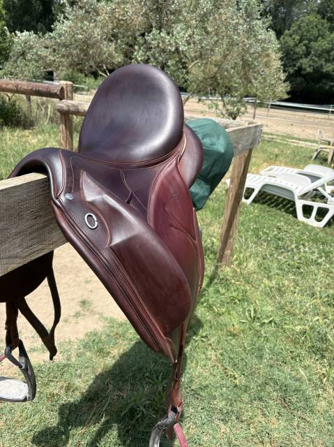 Sella da dressage Devoucoux  17.5" - 2023