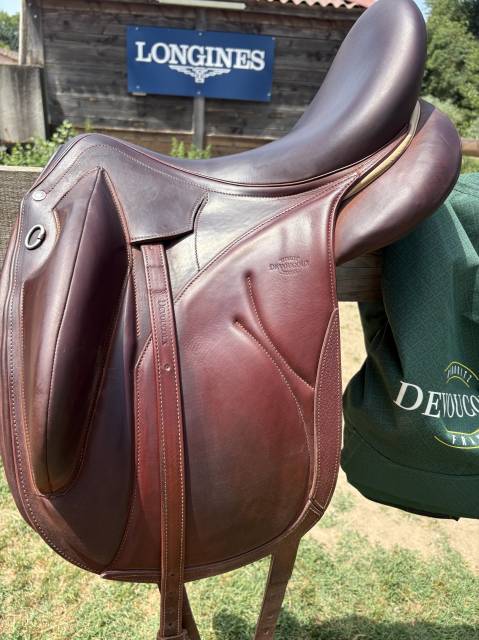 Sella da dressage Devoucoux  17.5" - 2023