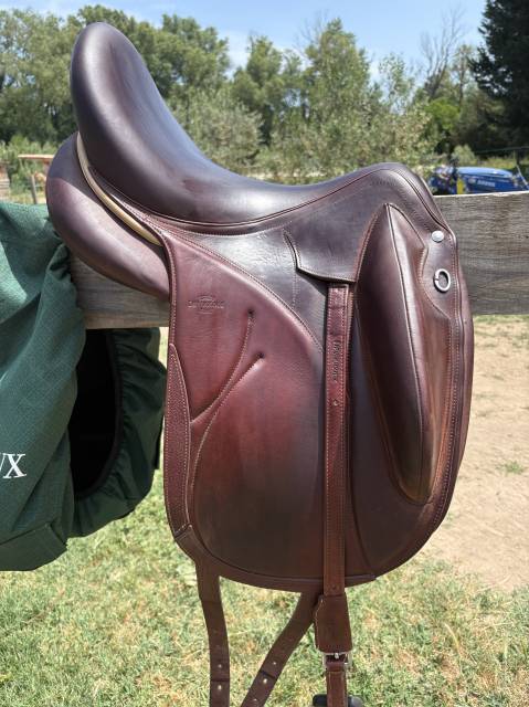 Sella da dressage Devoucoux  17.5" - 2023