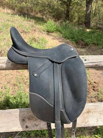 Sella da dressage Wintec  17" - 2023