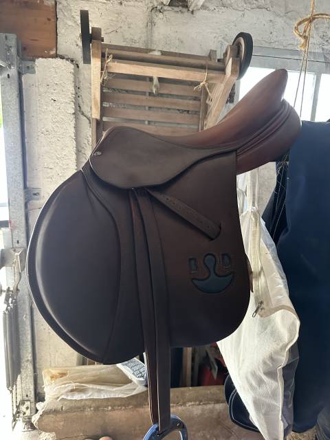 Sella da salto ostacoli Delgrange  17.5" - 2023