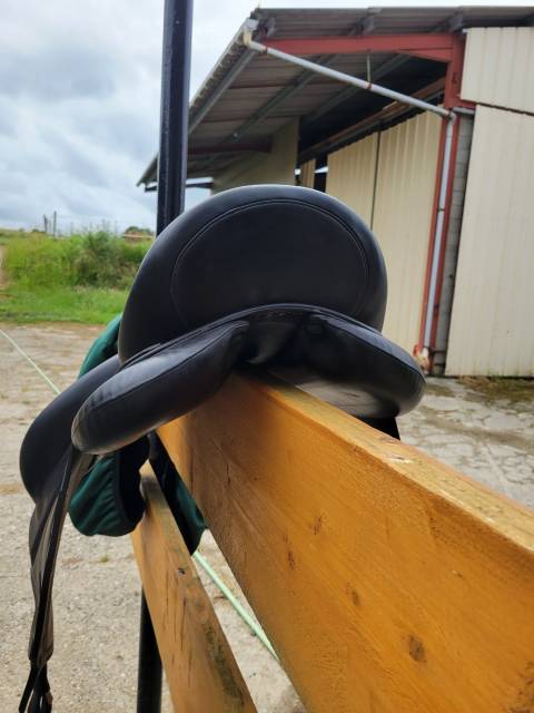 Sella da dressage Devoucoux  17" - 2020