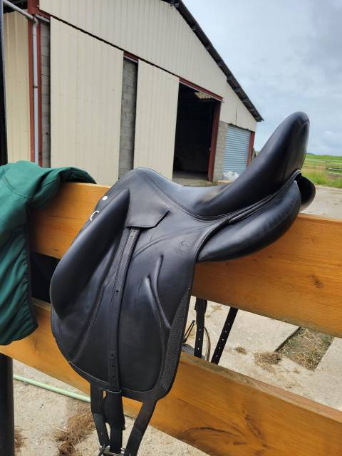 Sella da dressage Devoucoux  17" - 2020