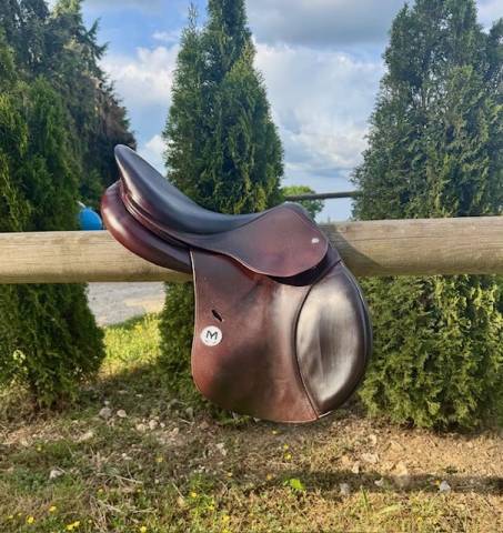 Sella da salto ostacoli Meyer  17.5" - 2022