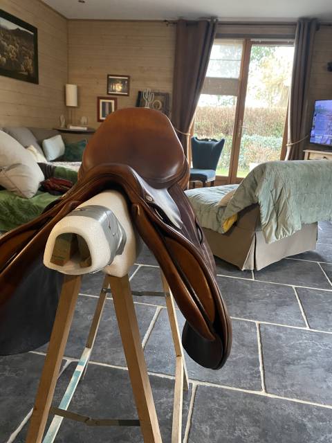 Sella da salto ostacoli Butet  17.5" - 2018