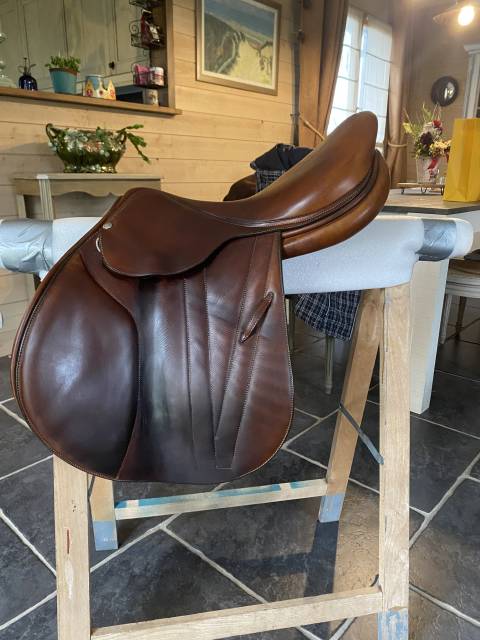 Sella da salto ostacoli Butet  17.5" - 2018