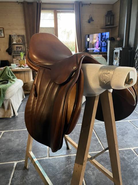 Sella da salto ostacoli Butet  17.5" - 2018