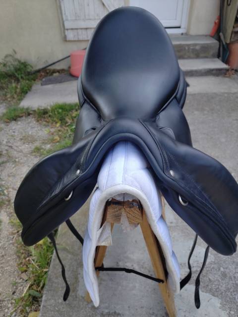 Sella da dressage Childeric  18" - 2022