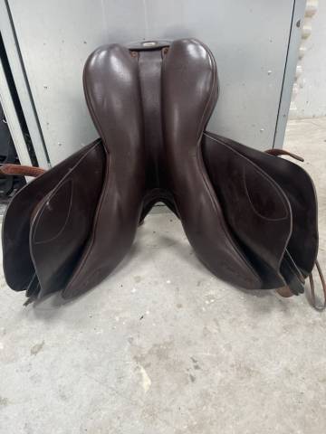 Sella da salto ostacoli Fairfax  17.5" - 2022