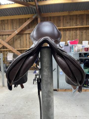 Sella da salto ostacoli Fairfax  17.5" - 2022