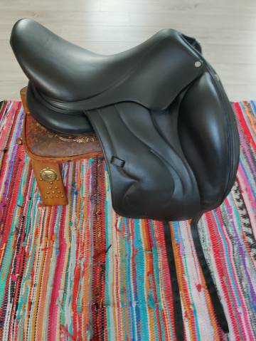 Sella da dressage Antarès  17" - 2013