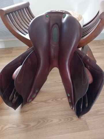 Sella da salto ostacoli Equipe  17.5" - 2017