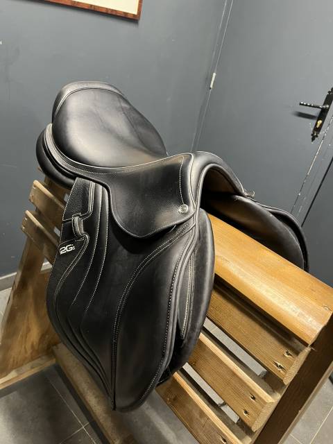 Sella da salto ostacoli CWD  17.5" - 2024