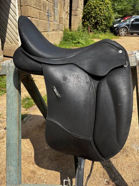Sella da dressage Wintec  17" - 2018