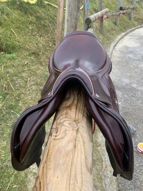 Sella da salto ostacoli CWD  18" - 2021