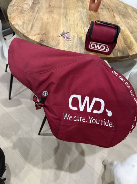 Sella da salto ostacoli CWD  17.5" - 2024