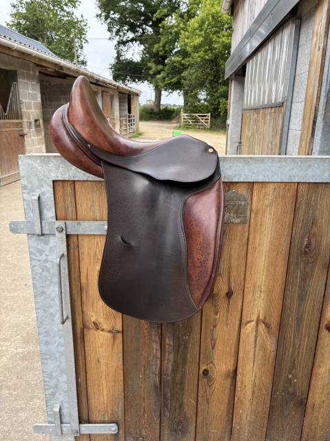 Sella da dressage Delgrange  16.5" - 2000