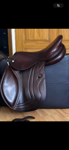 Sella da salto ostacoli CWD  17" - 2016