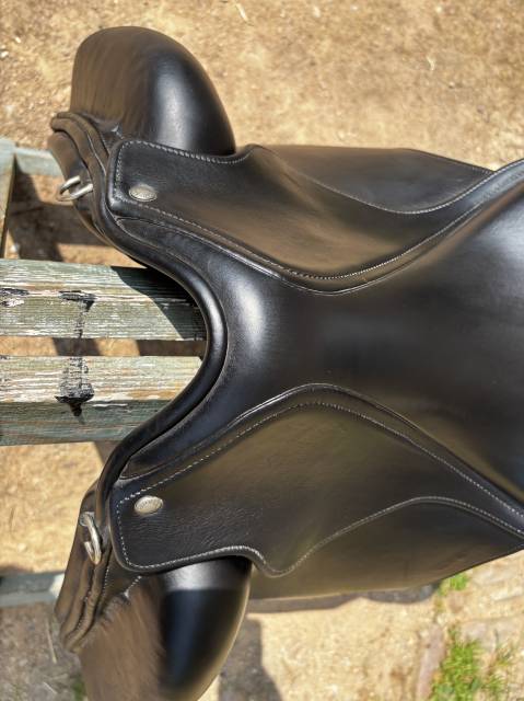 Sella da dressage Childeric  17.5" - 2021
