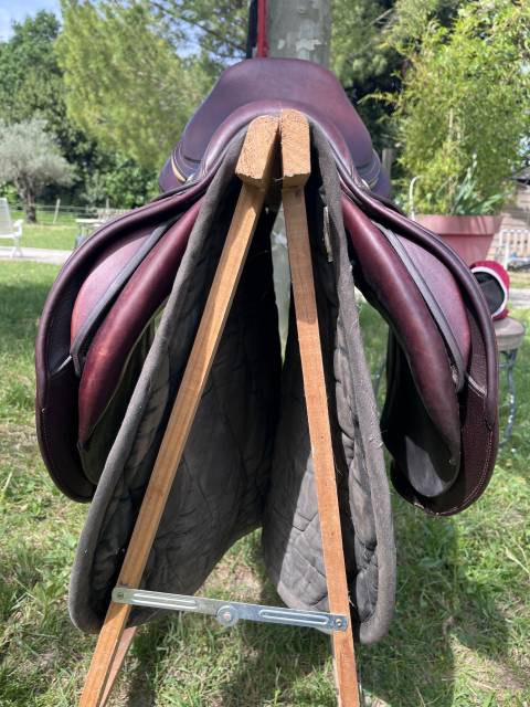 Sella da salto ostacoli CWD  17.5" - 2021