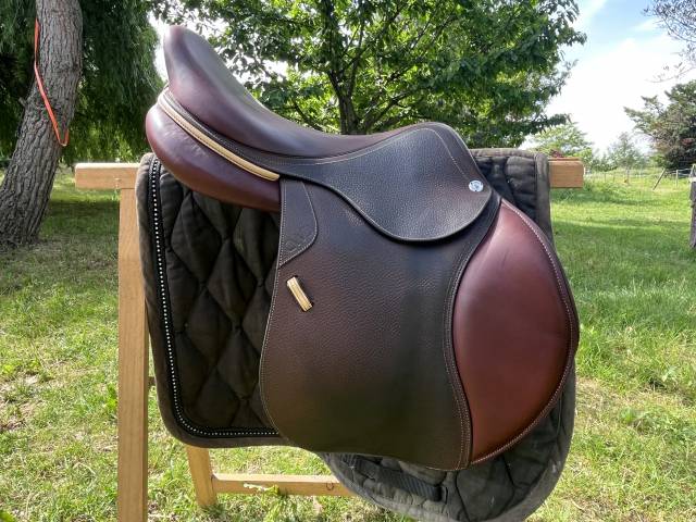 Sella da salto ostacoli CWD  17.5" - 2021