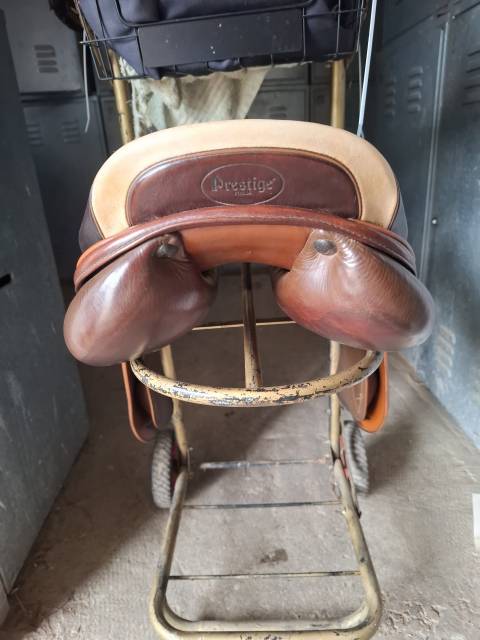 Sella da salto ostacoli Prestige Italia Sydney 17" - 2008