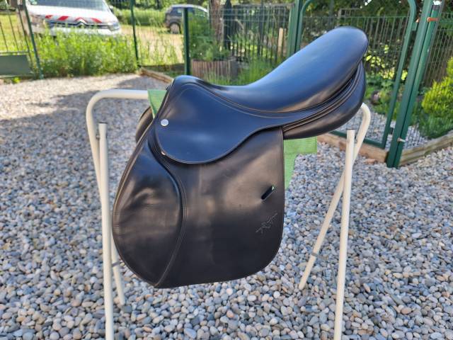 Sella da salto ostacoli Equipe  17" - 2012