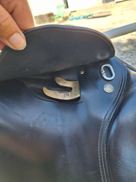 Sella da salto ostacoli Equipe  17" - 2012