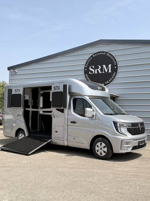 Van per Cavalli STX RENAULT MASTER 2025 Nuovo