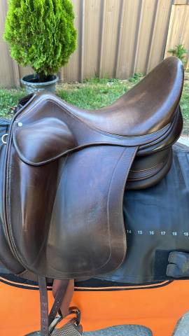 Sella da dressage Childeric  18" - 2018